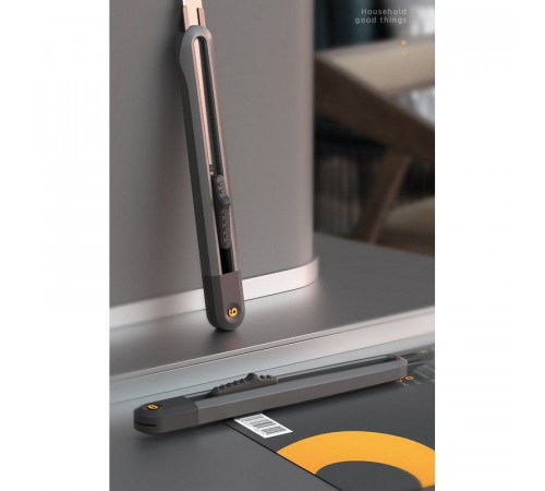 Технический нож "Home Series Black" Deli HT4009  ширина лезвия 9мм, эксклюзивный дизайн, корпус из высококачественного софттач пластика