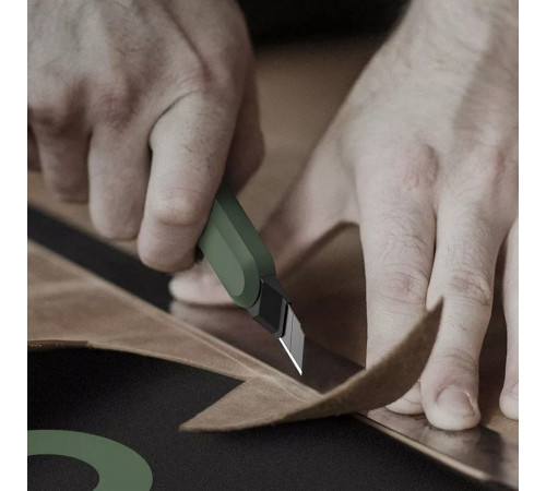Технический нож "Home Series Green" Deli HT4009L  ширина лезвия 9мм, эксклюзивный дизайн, корпус из высококачественного софттач пластика
