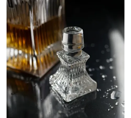 Графин 0,5 л штоф с крышкой Graph h24 см 10*10 см стекло P.L. - BarWare [1]