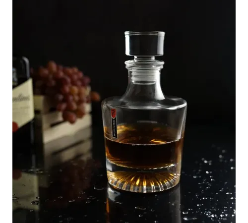 Графин 0,75 л штоф с крышкой Shell h21 см d 10,5 см стекло P.L. - BarWare [1]