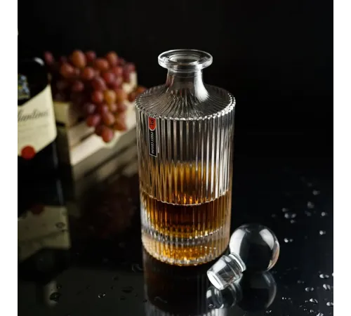 Графин 0,8 л штоф с крышкой Time h26,5 см d 9,7 см стекло P.L. - BarWare [1]