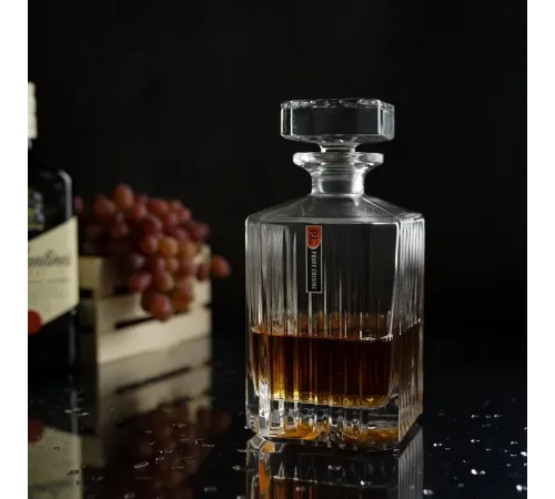 Графин 0,85 л штоф с крышкой Modern h21 см 10*10 см стекло P.L. - BarWare [1]