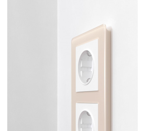 Рамка на 3 поста Werkel Acrylic айвори 4690389186295 W0032743